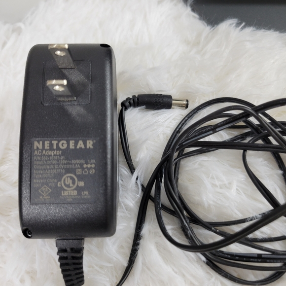 NETGEAR CM1000 cable modem up to 1 gbps Wi-Fi Ethernet DOCSIS 3.1 black - Picture 2 of 10